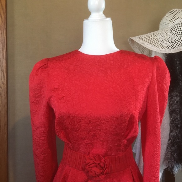 R&K Petites Red Textured Rosette Formal Dress 6P - Picture 3 of 12